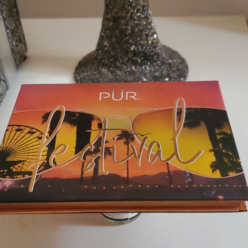 Pur 12 pallet eyeshadow brand new